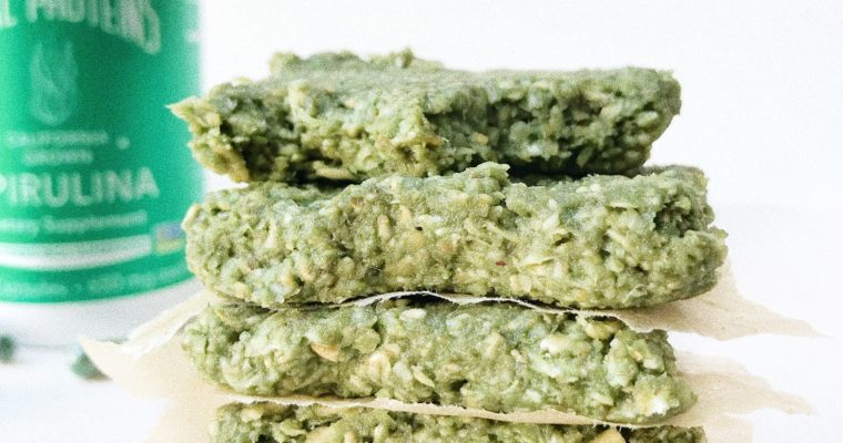 5 Ingredient No-Bake Spirulina Bars
